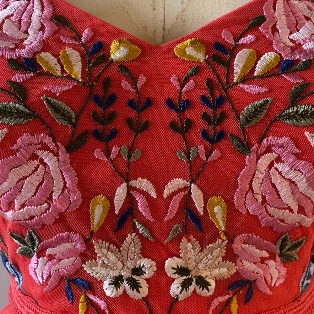 French Connection Red Genoa Embroidered Bodice In Azalea Dress Women’s Size 2 - Picture 4 of 13